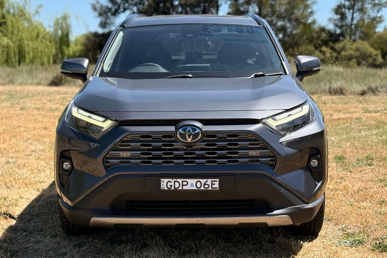 2022 Toyota RAV4 Cruiser 2WD in Silver