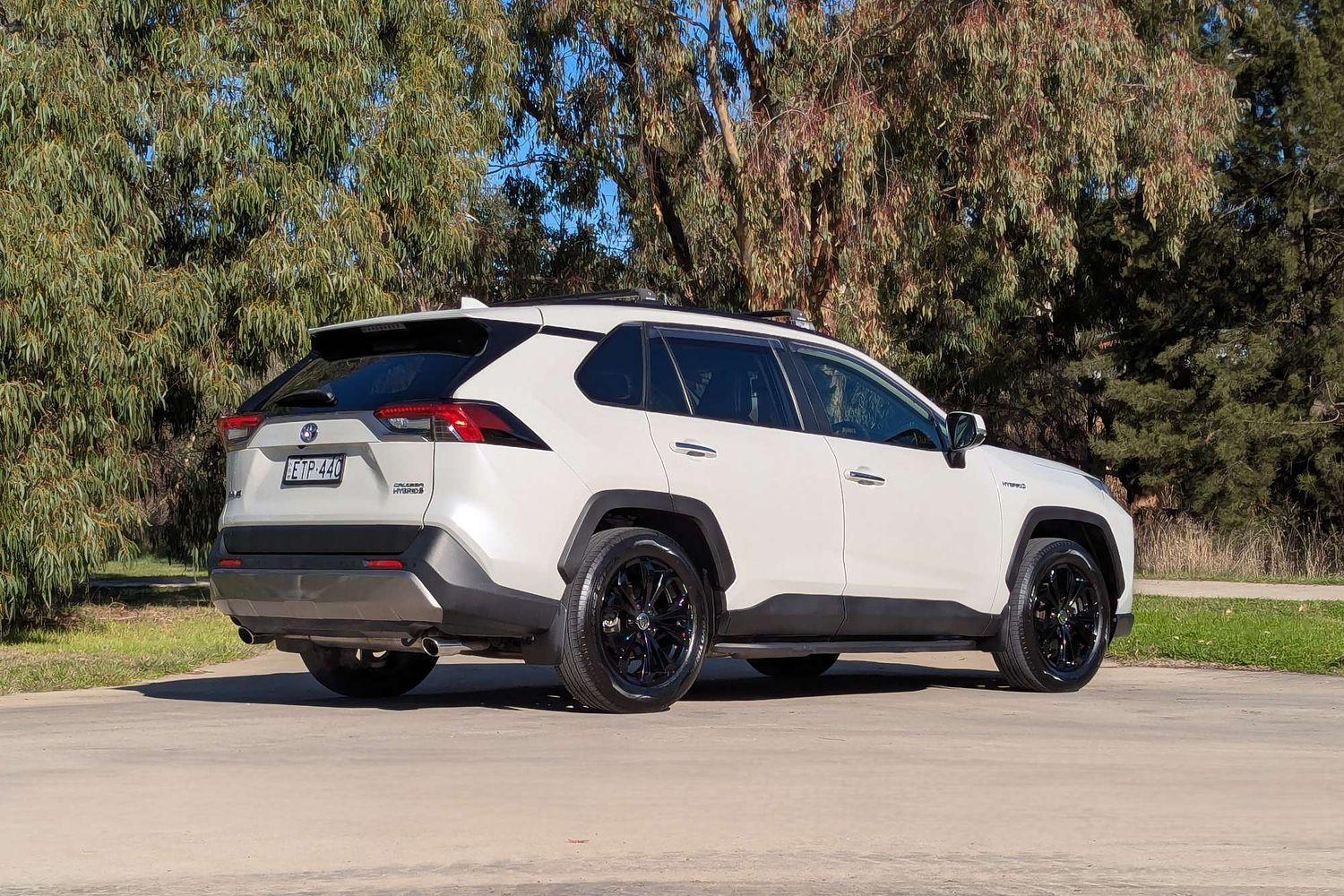 2022 Toyota RAV4 Cruiser in White