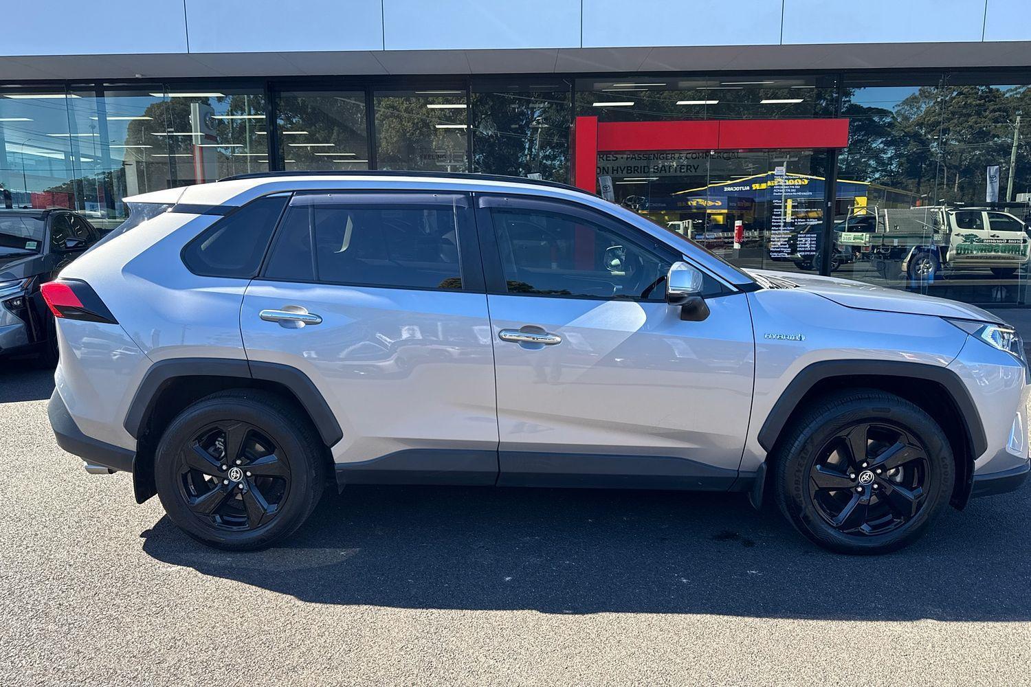 2019 Toyota RAV4 Cruiser 2WD in Silver
