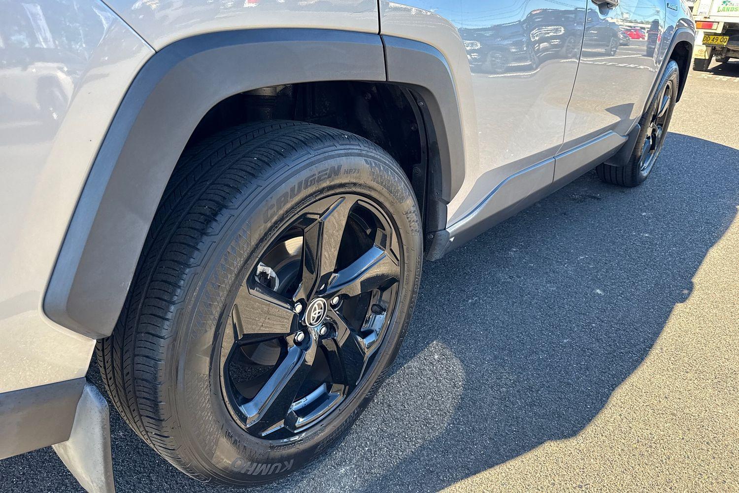 2019 Toyota RAV4 Cruiser 2WD in Silver