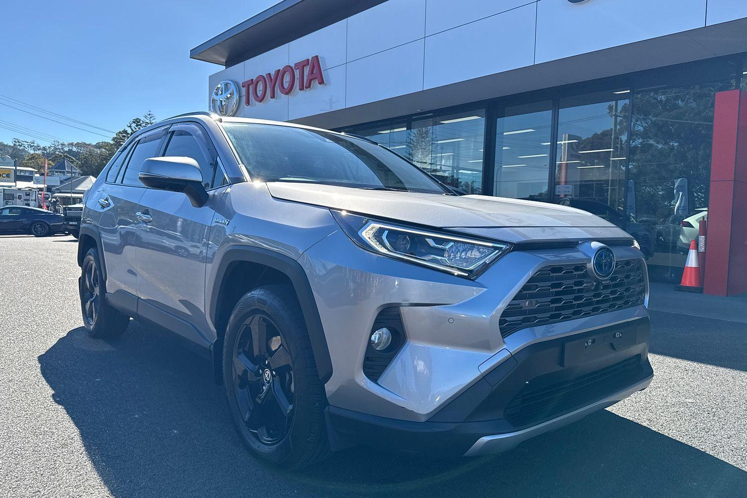 2019 Toyota RAV4 Cruiser 2WD in Silver