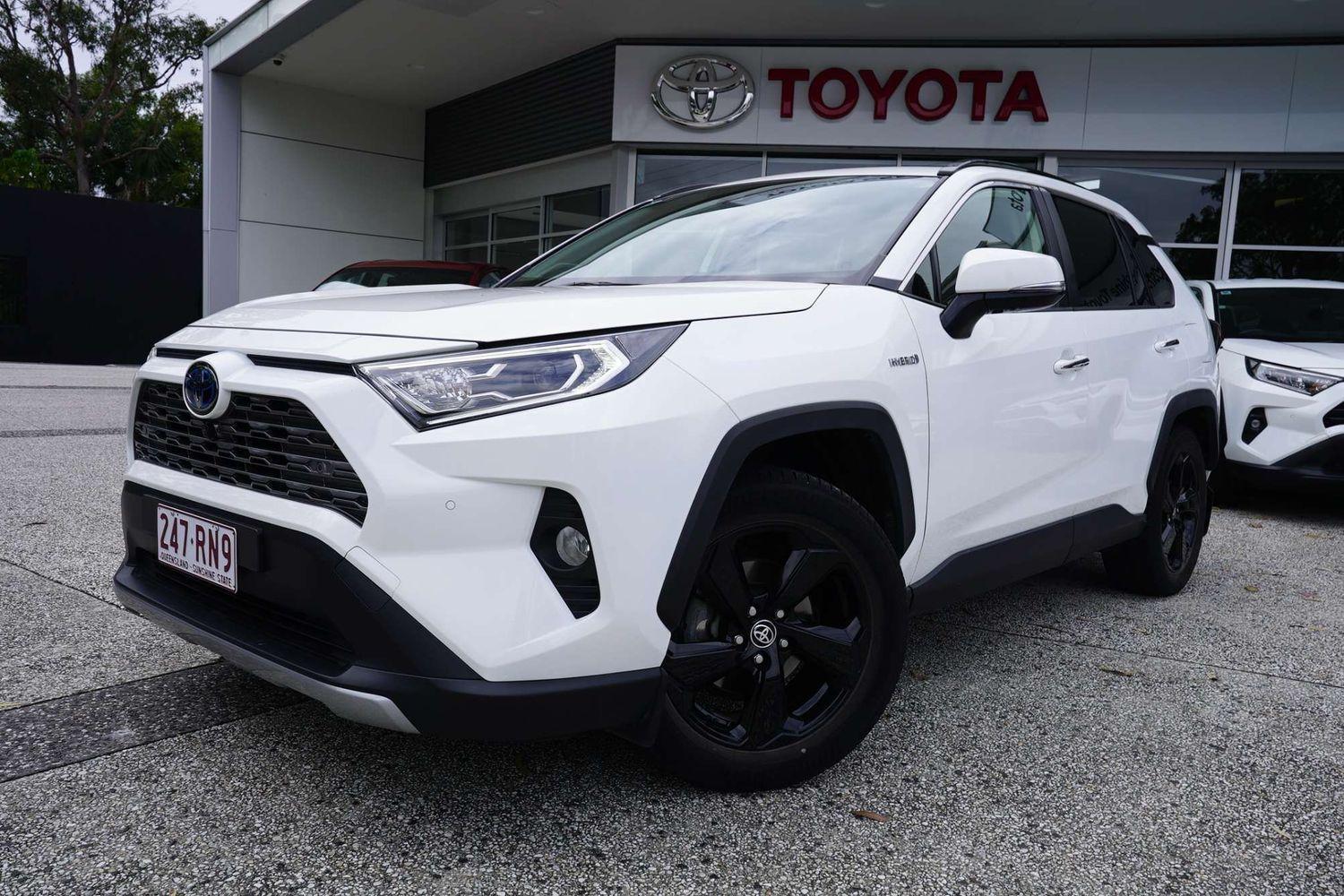 2021 Toyota RAV4 Cruiser 2WD in White
