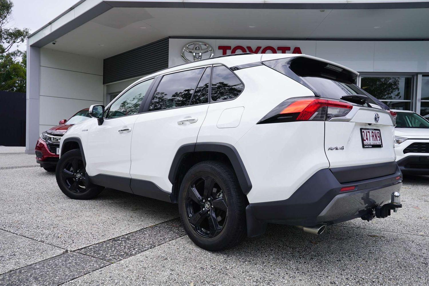 2021 Toyota RAV4 Cruiser 2WD in White