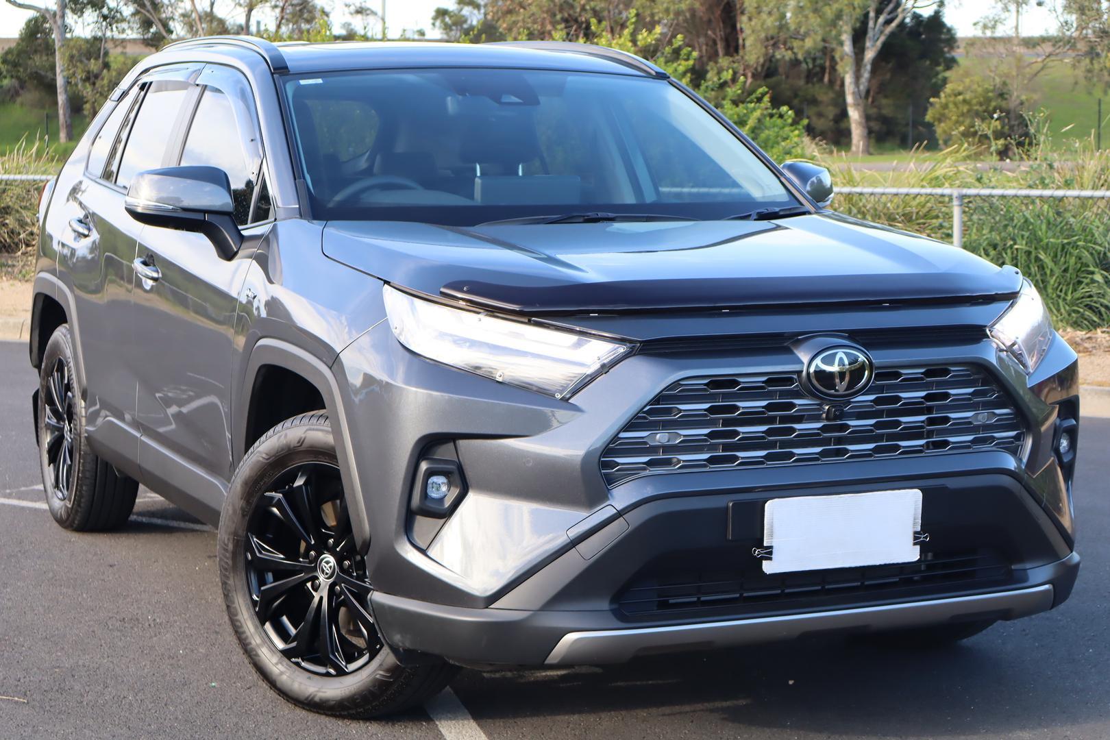 2025 Toyota RAV4 Cruiser 2WD in Silver
