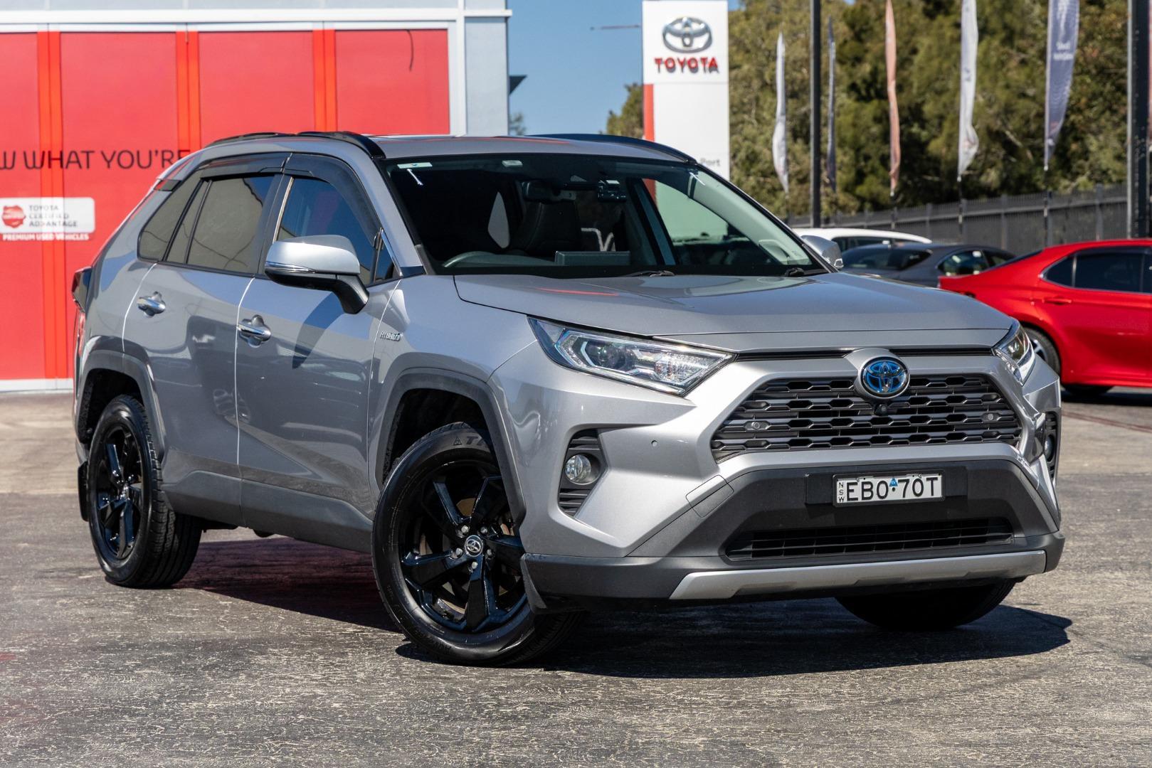 2019 Toyota RAV4 Cruiser 2WD in Silver