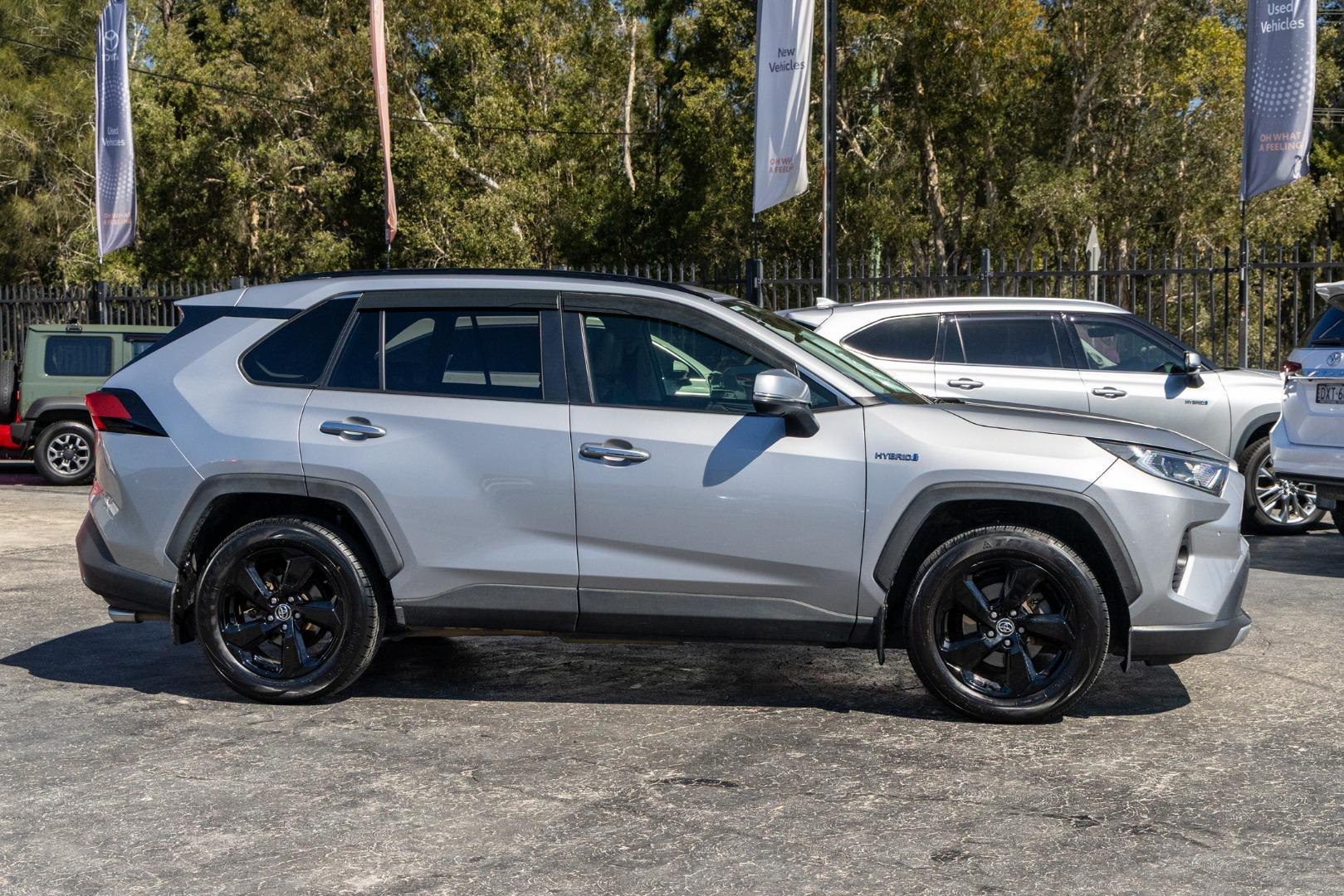2019 Toyota RAV4 Cruiser 2WD in Silver