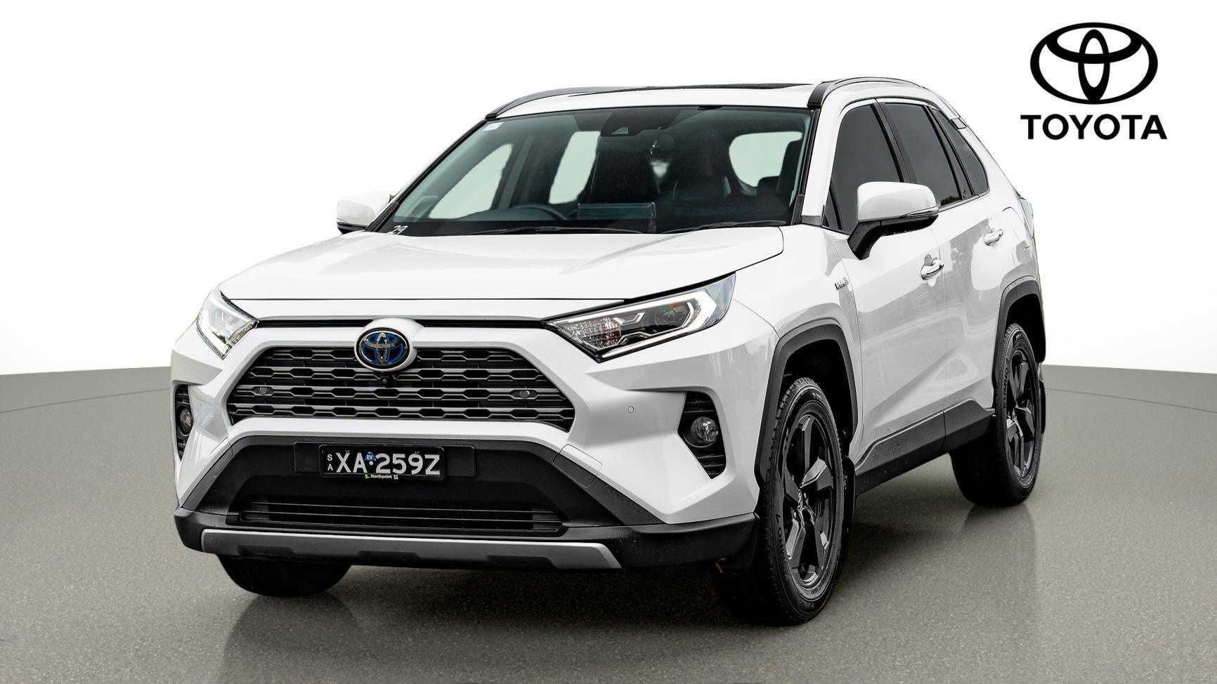 2021 Toyota RAV4 Cruiser 2WD in White