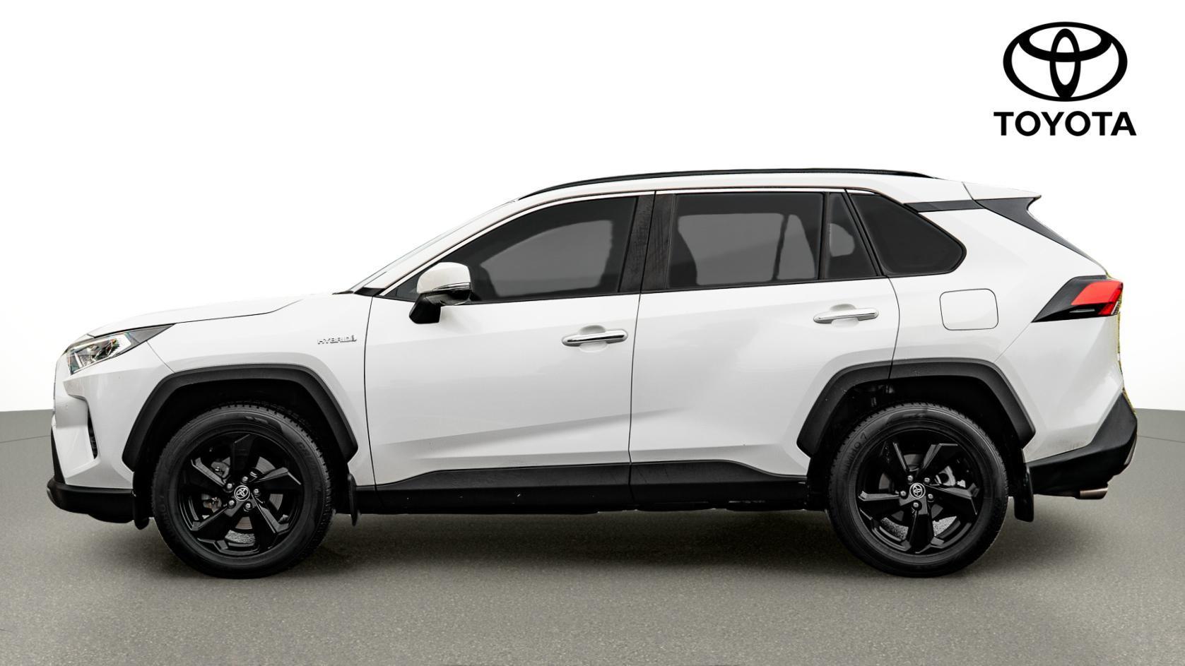 2021 Toyota RAV4 Cruiser 2WD in White