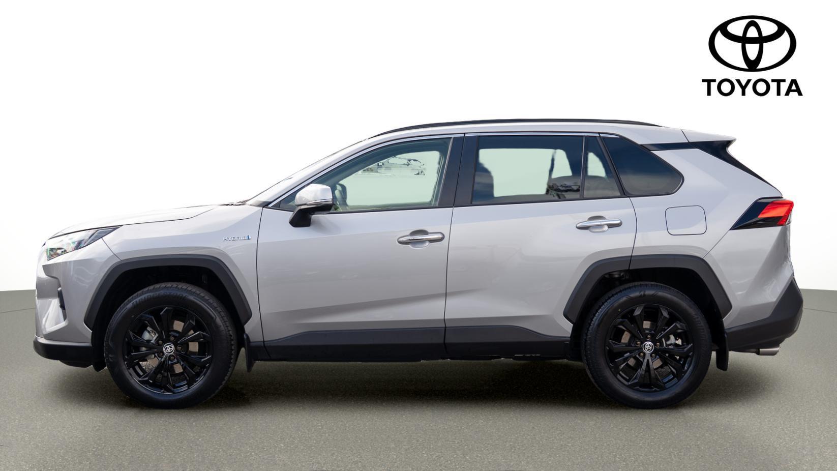 2024 Toyota RAV4 Cruiser 2WD in Silver