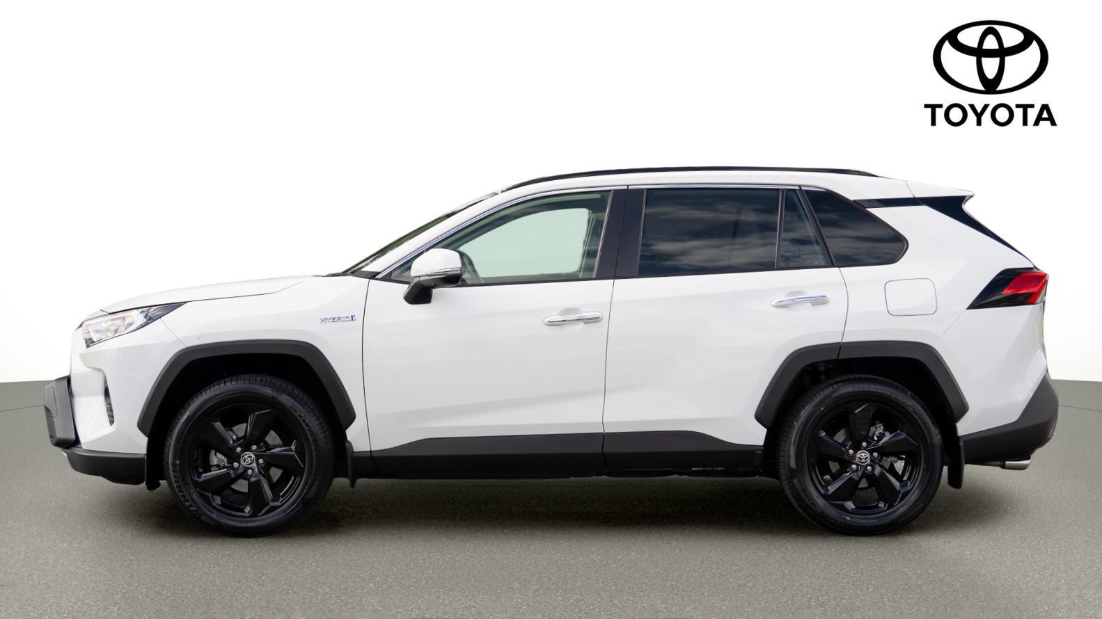 2021 Toyota RAV4 Cruiser 2WD in White