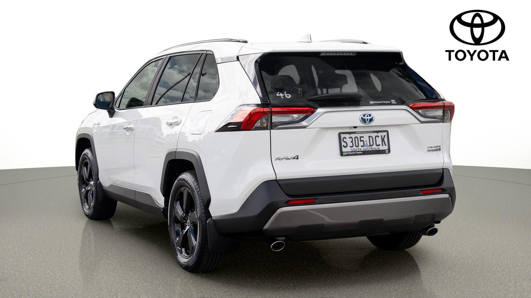 2021 Toyota RAV4 Cruiser 2WD in White