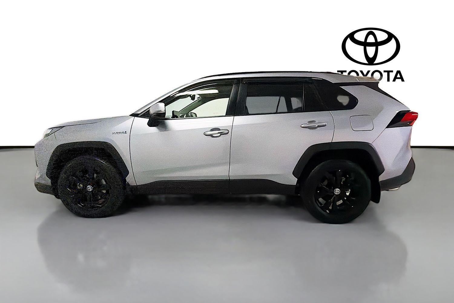 2024 Toyota RAV4 Cruiser 2WD in Silver