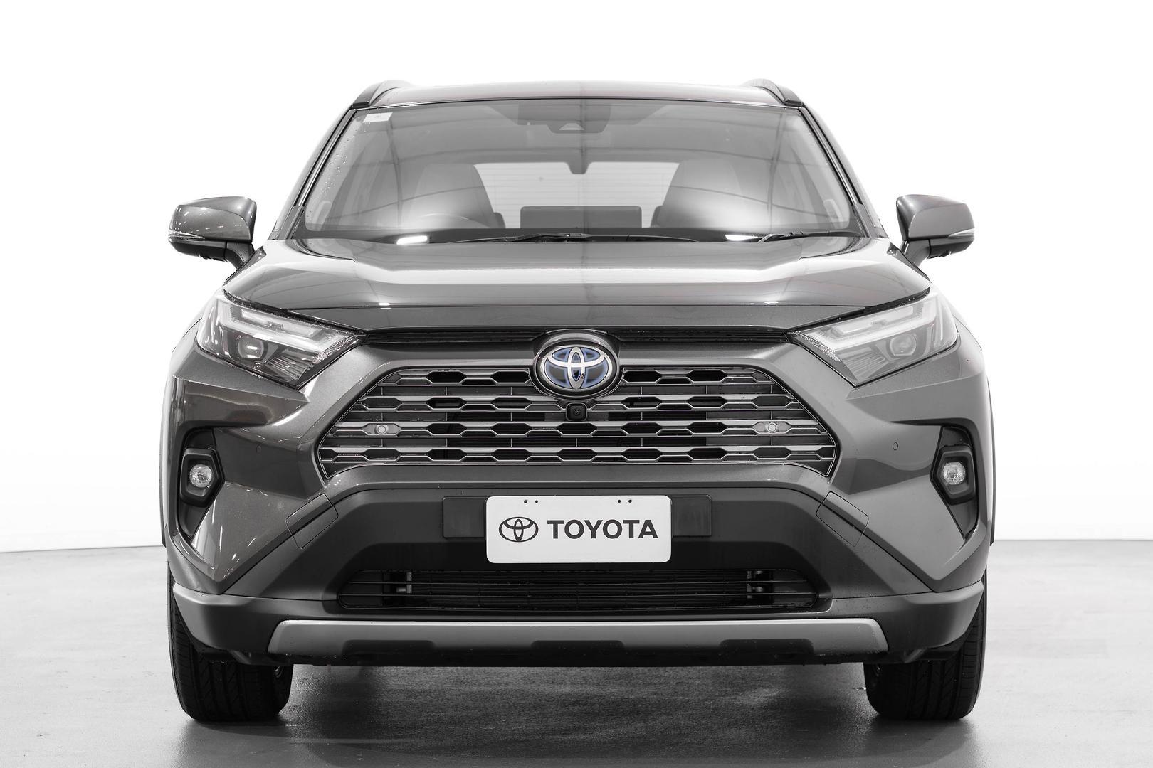 2024 Toyota RAV4 Cruiser 2WD in Silver