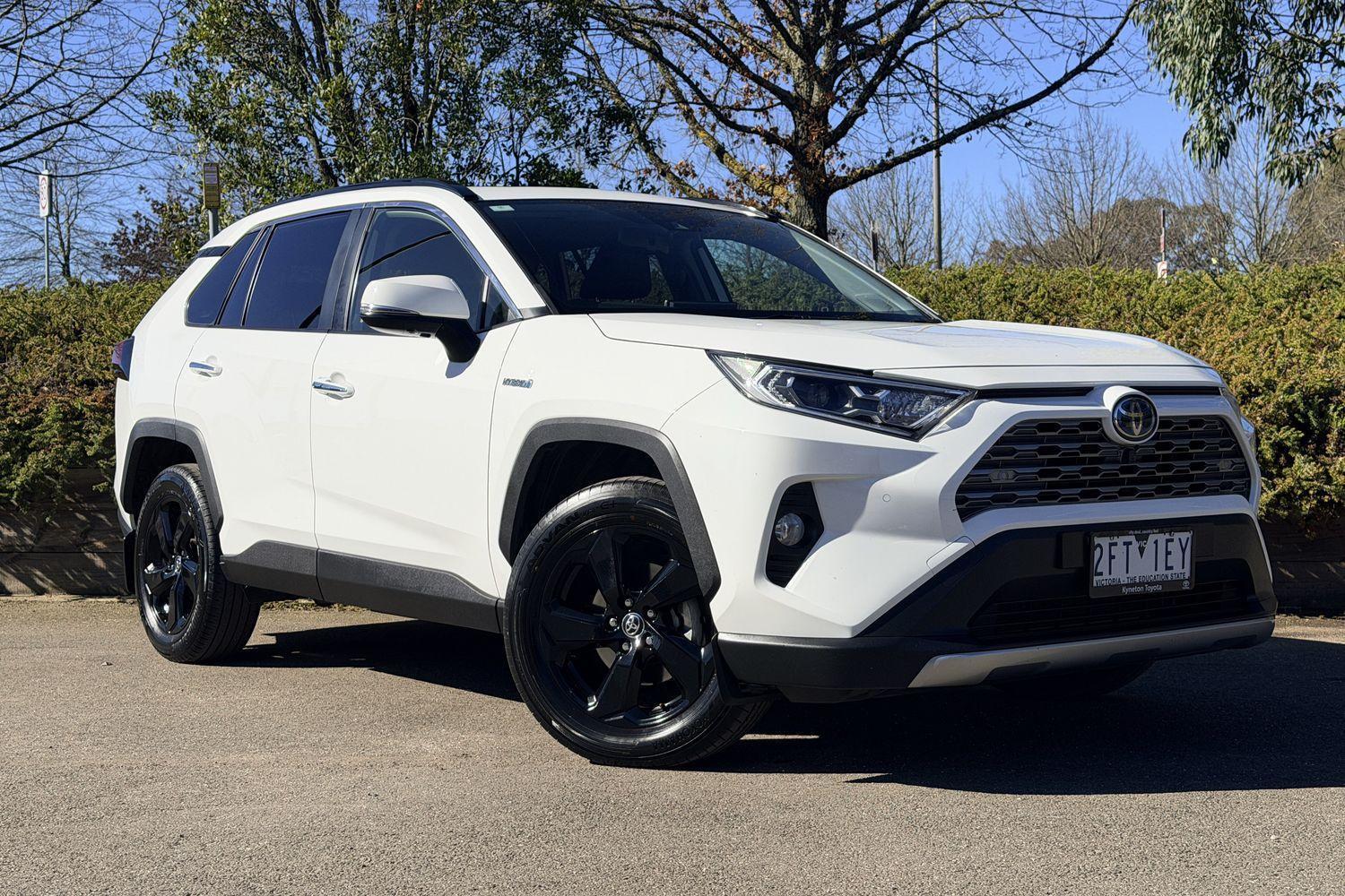 2021 Toyota RAV4 Cruiser 2WD in White