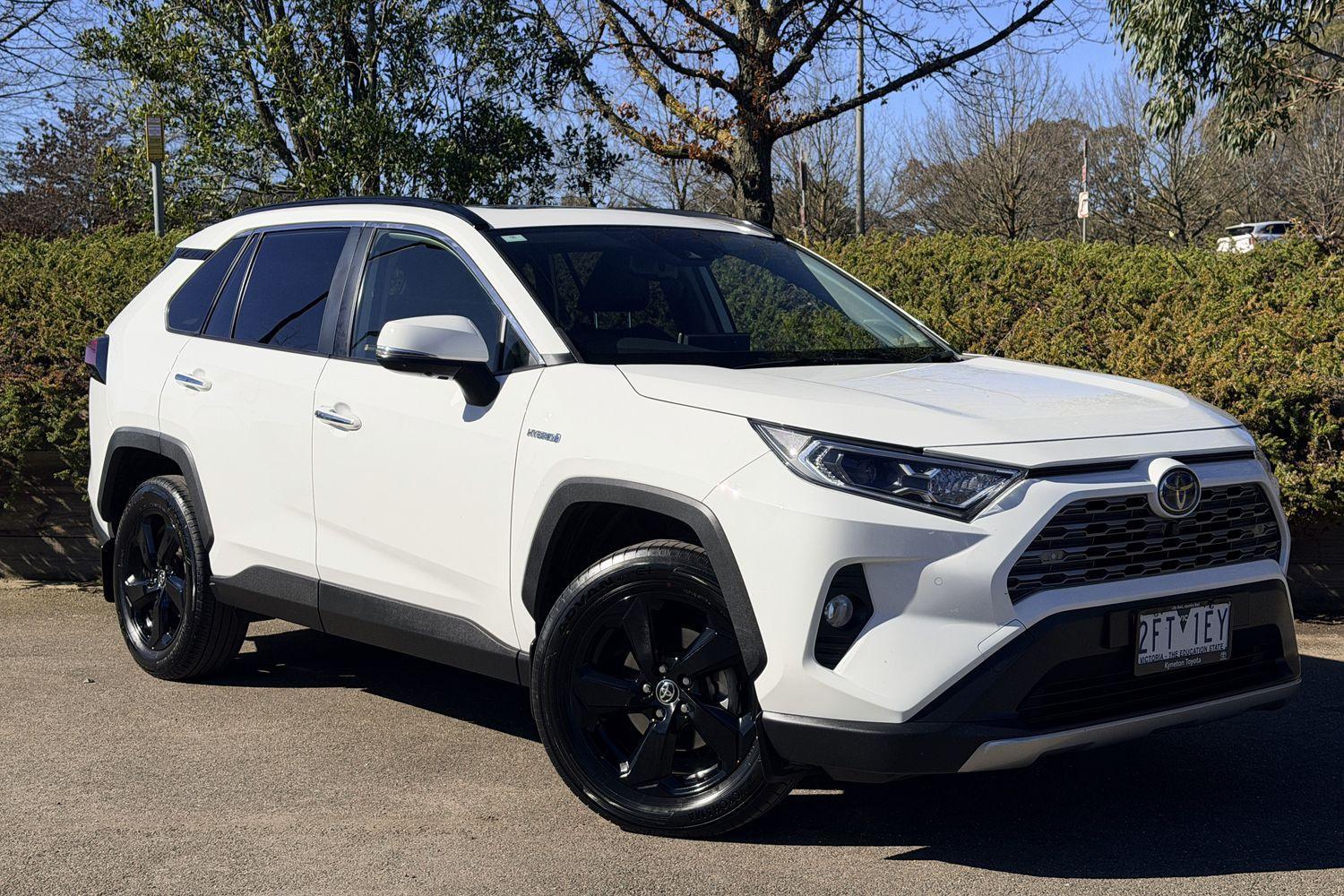 2021 Toyota RAV4 Cruiser 2WD in White