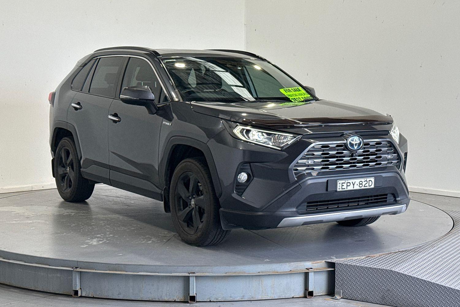 2021 Toyota RAV4 Cruiser 2WD in Silver