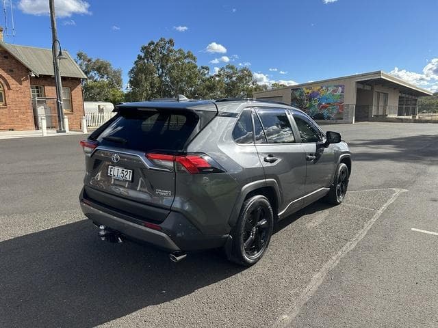 2021 Toyota RAV4 Cruiser 2WD in Silver