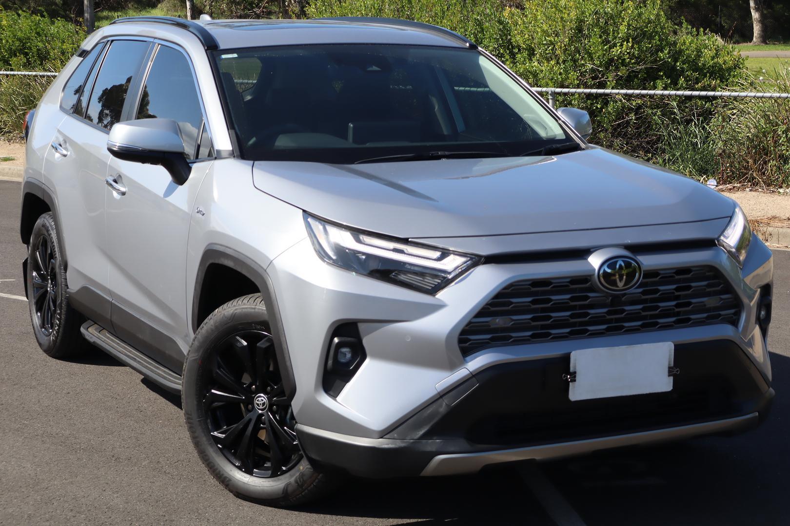 2025 Toyota RAV4 Cruiser 2WD in Silver