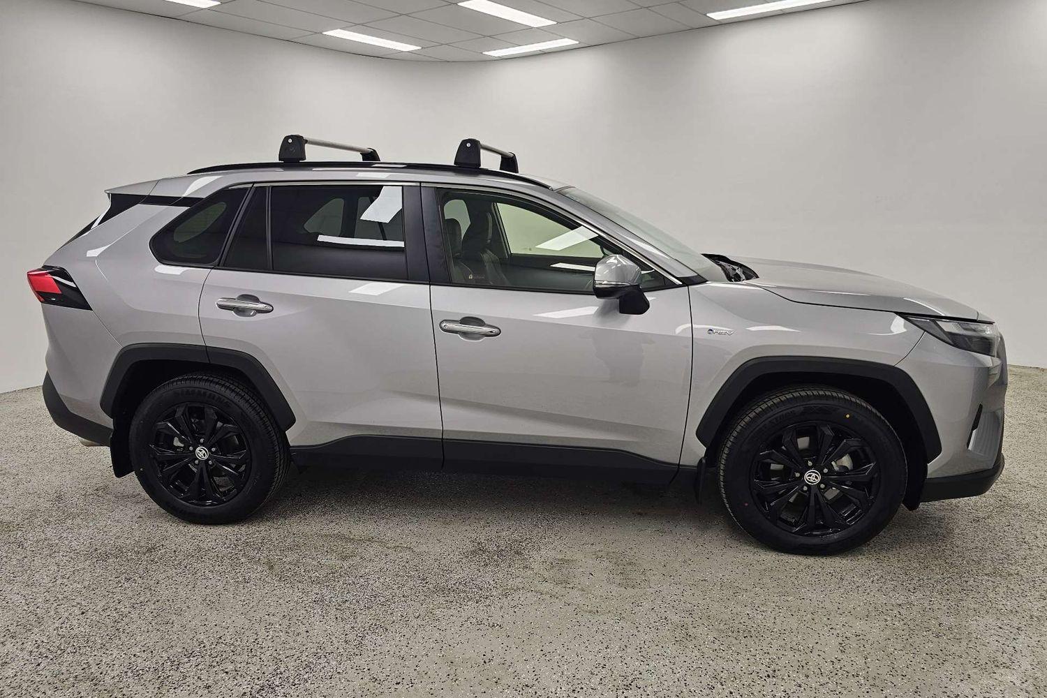 2025 Toyota RAV4 Cruiser 2WD in Silver