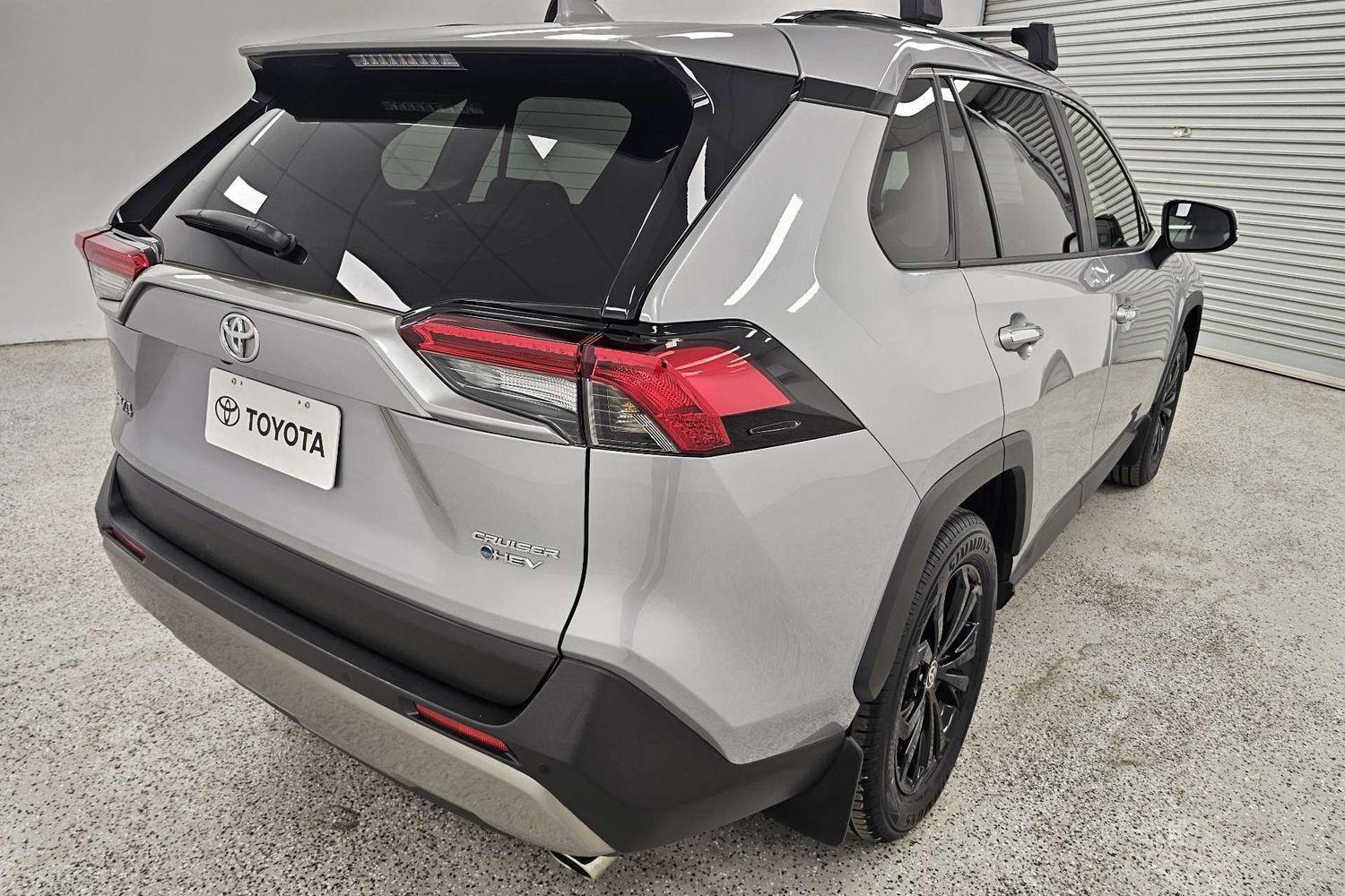 2025 Toyota RAV4 Cruiser 2WD in Silver
