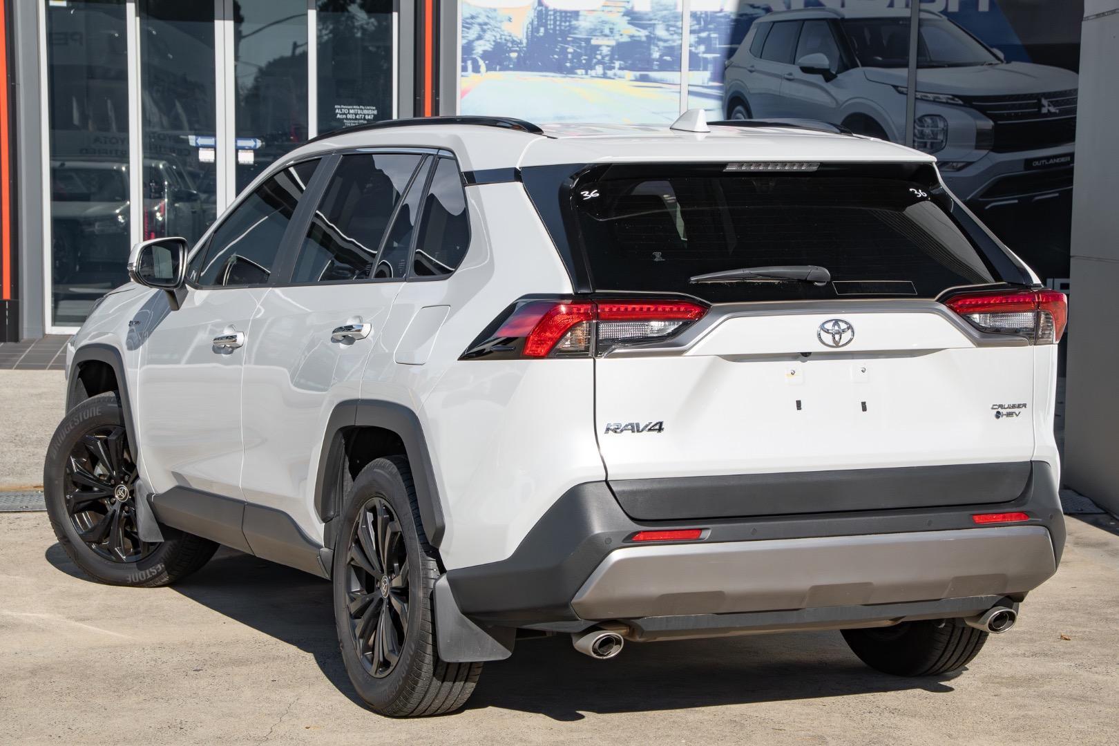 2025 Toyota RAV4 Cruiser 2WD in White