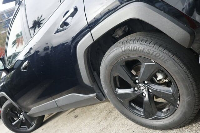 2020 Toyota RAV4 Cruiser in Black
