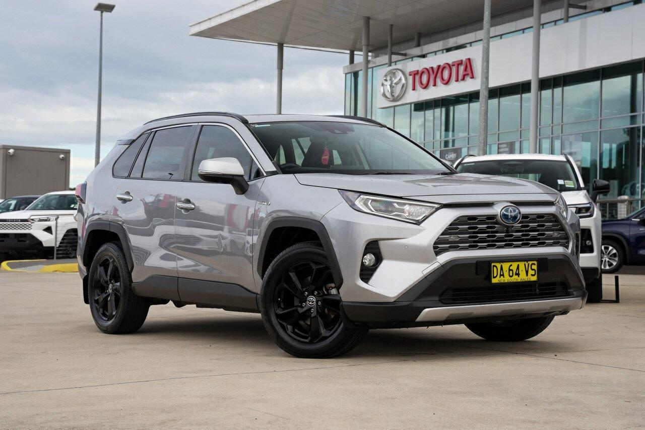 2021 Toyota RAV4 Cruiser 2WD in Silver