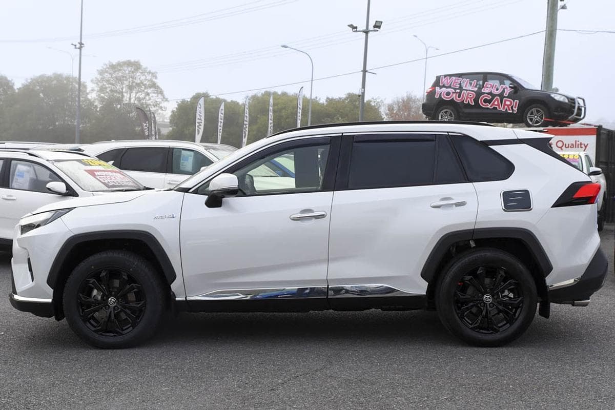 2023 Toyota RAV4 Cruiser 2WD in White