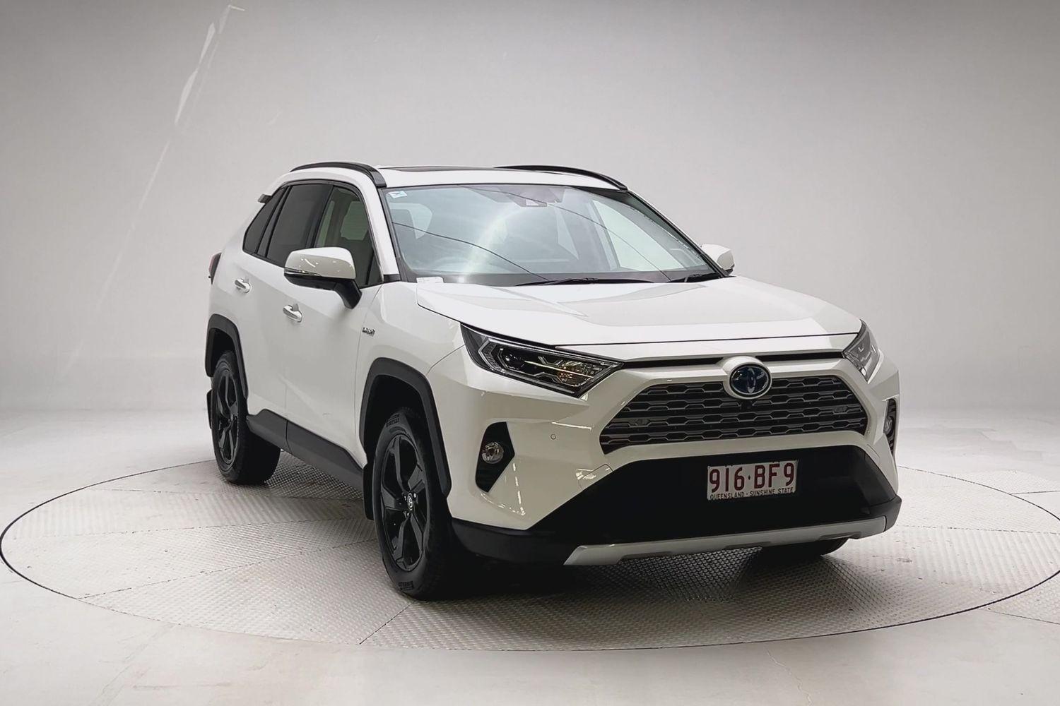 2021 Toyota RAV4 Cruiser 2WD in White