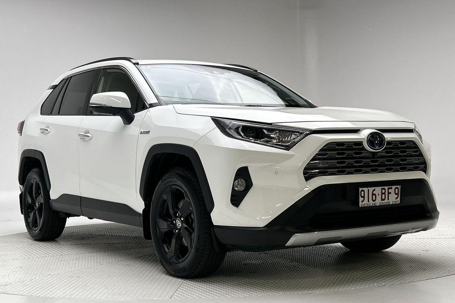 2021 Toyota RAV4 Cruiser 2WD in White