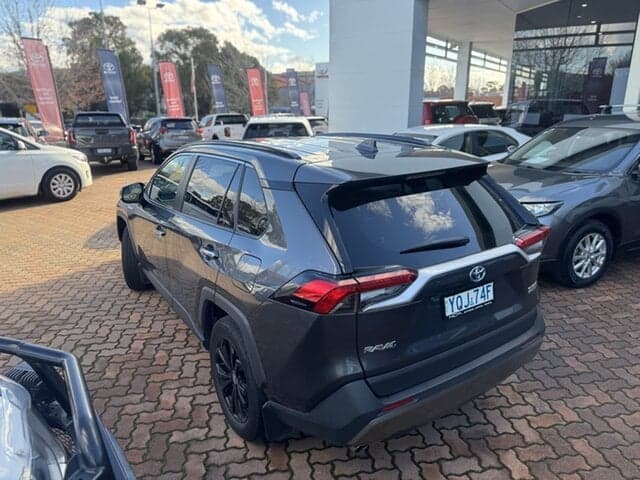 2024 Toyota RAV4 Cruiser in Silver