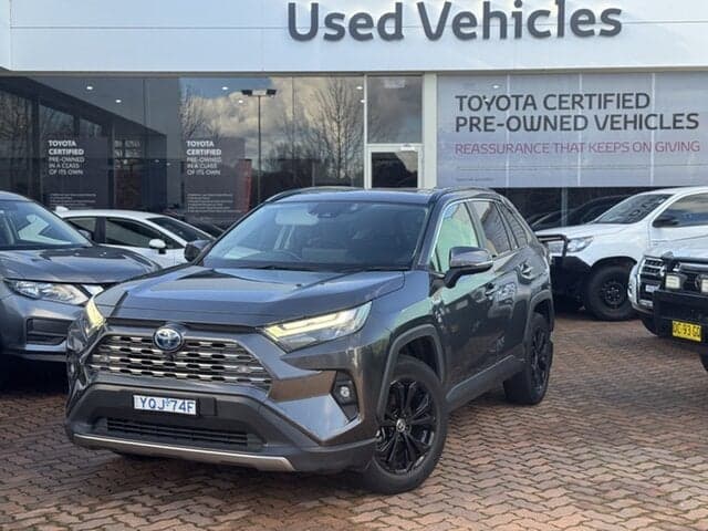 2024 Toyota RAV4 Cruiser in Silver