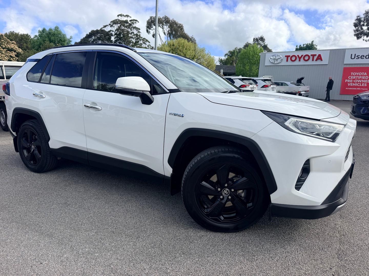 2021 Toyota RAV4 Cruiser 2WD in White