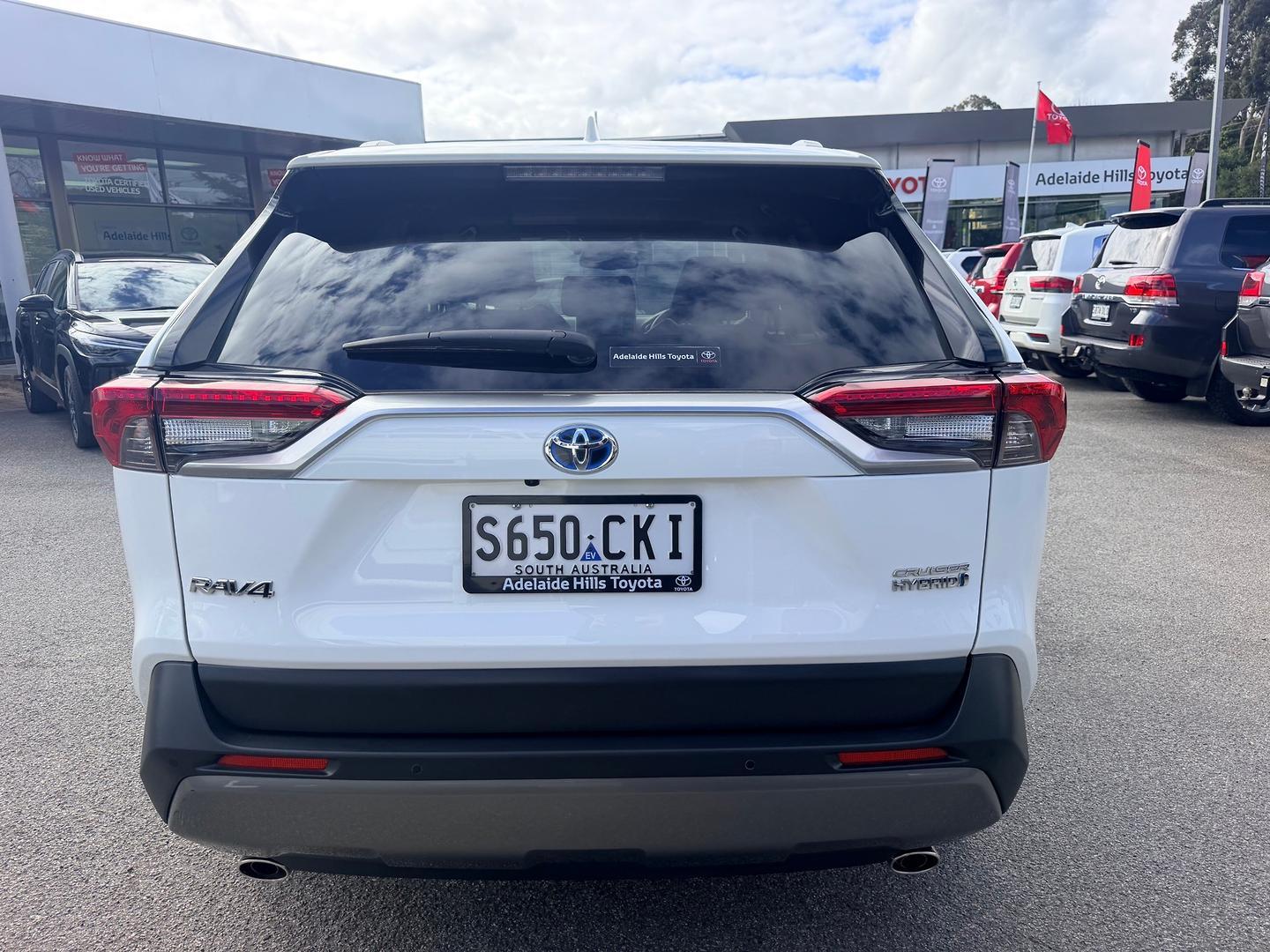 2021 Toyota RAV4 Cruiser 2WD in White