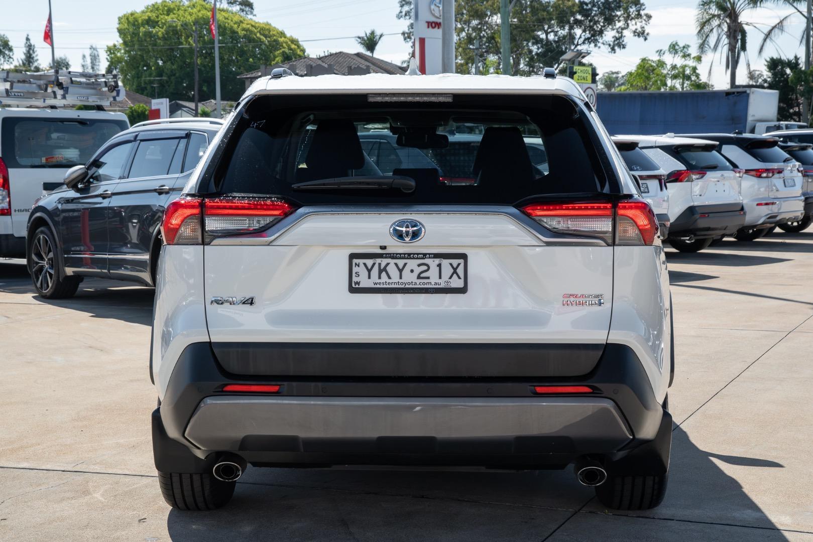 2021 Toyota RAV4 Cruiser 2WD in White