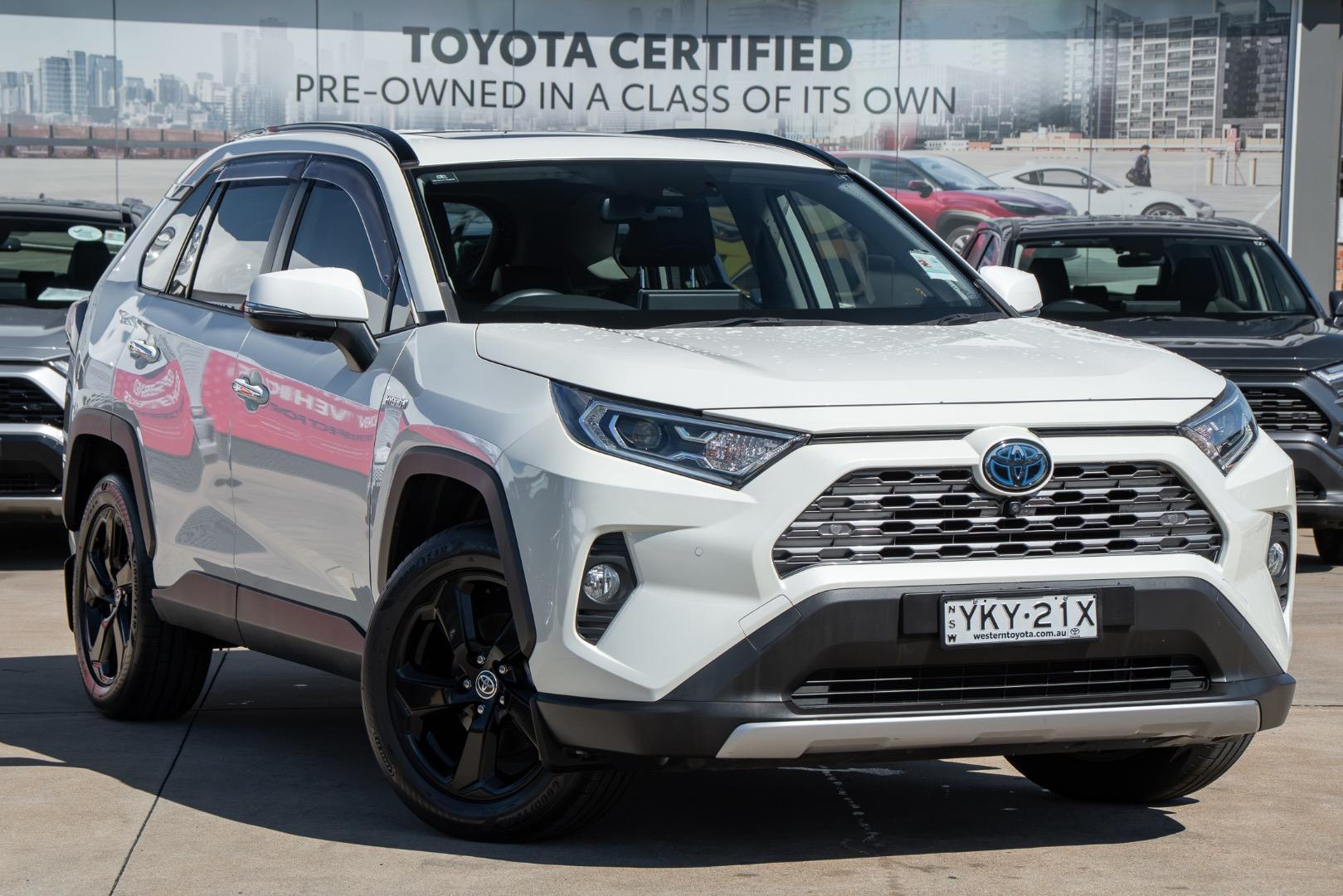 2021 Toyota RAV4 Cruiser 2WD in White