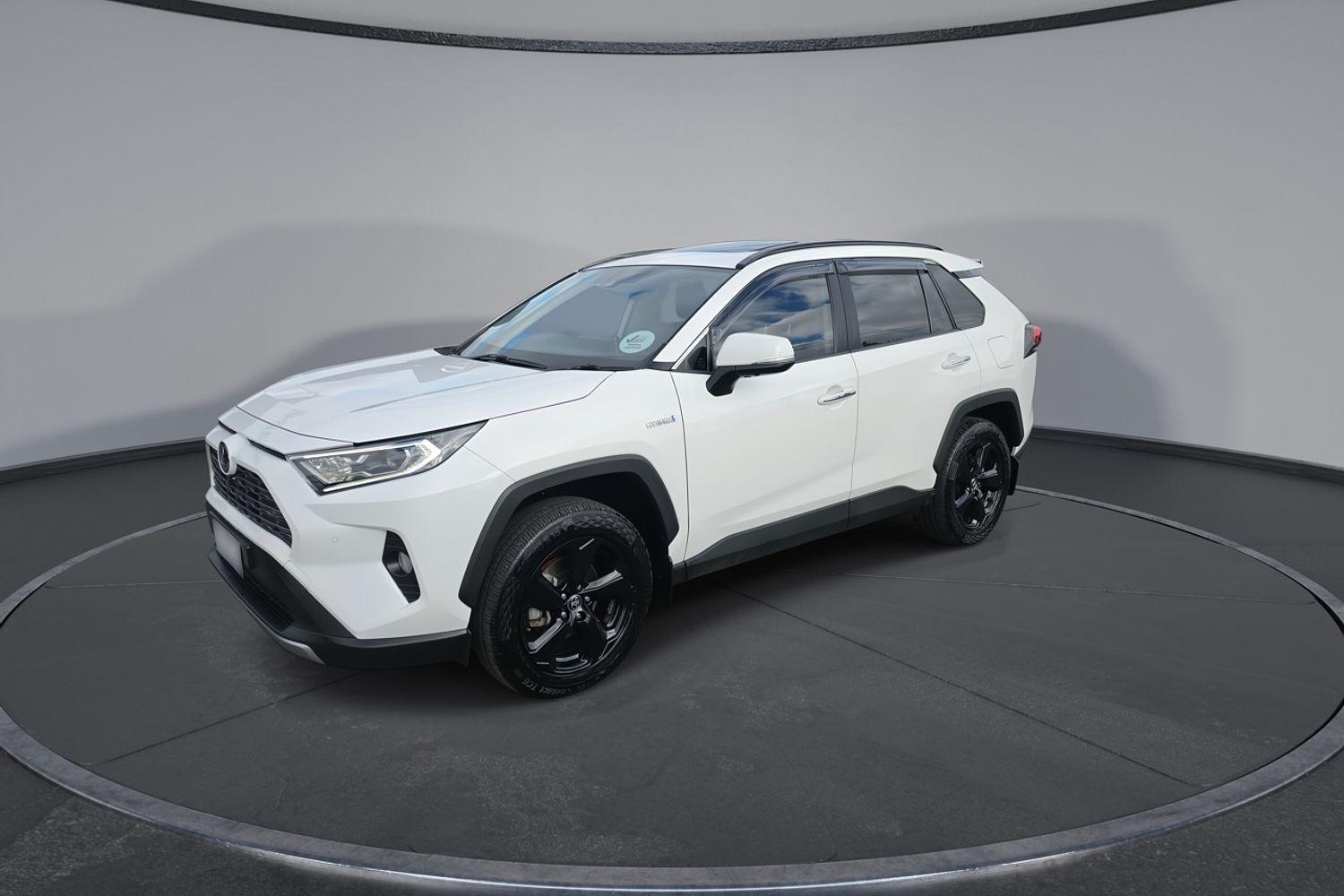 2021 Toyota RAV4 Cruiser 2WD in White