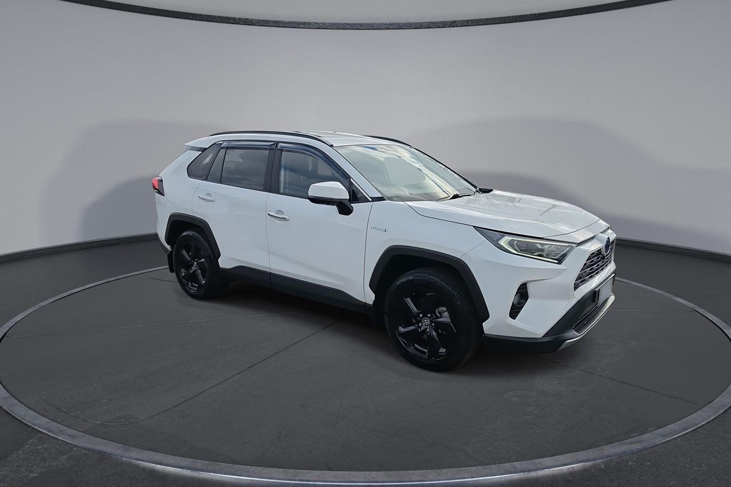 2021 Toyota RAV4 Cruiser 2WD in White