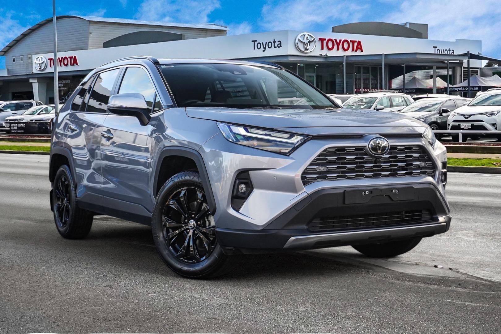 2025 Toyota RAV4 Cruiser in Silver