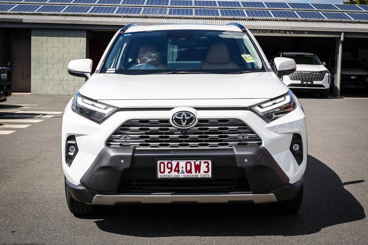 2025 Toyota RAV4 Cruiser 2WD in White