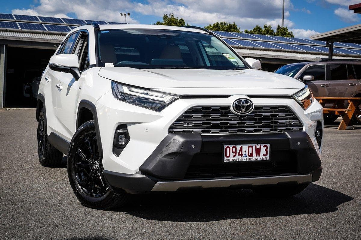 2025 Toyota RAV4 Cruiser 2WD in White