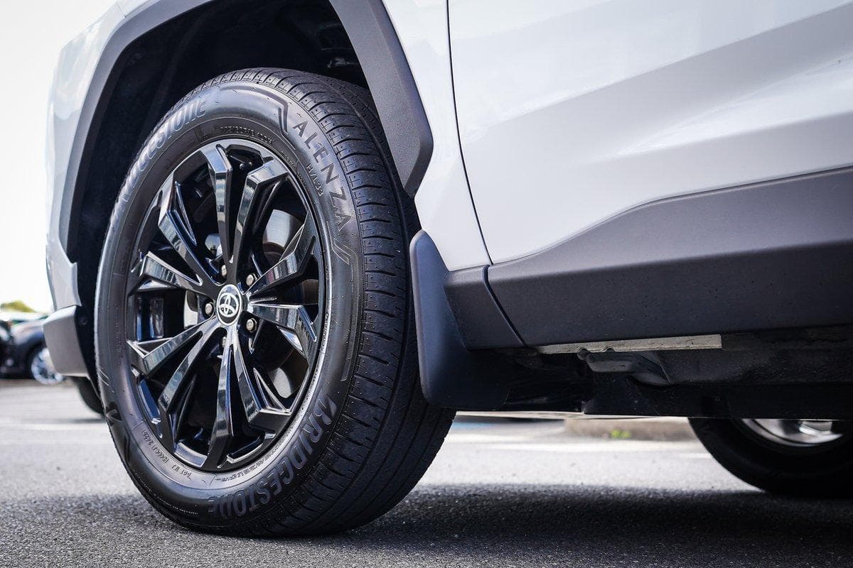 2025 Toyota RAV4 Cruiser 2WD in White