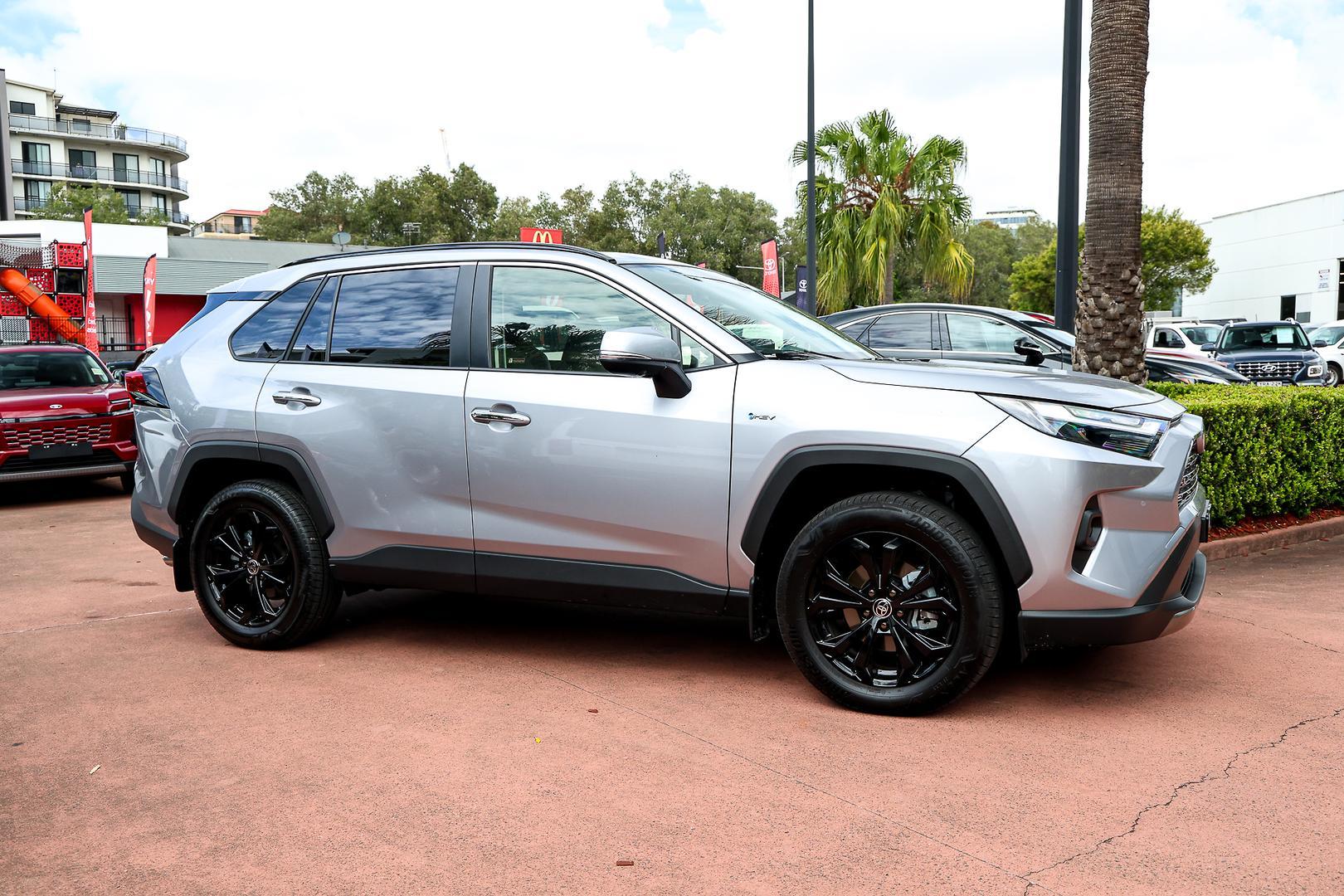 2025 Toyota RAV4 Cruiser 2WD in Silver