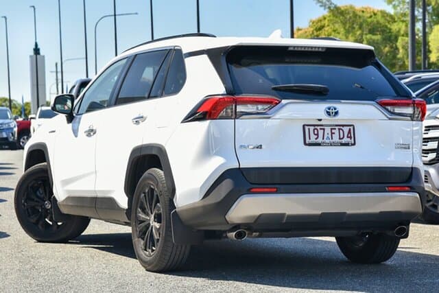 2022 Toyota RAV4 Cruiser 2WD in White