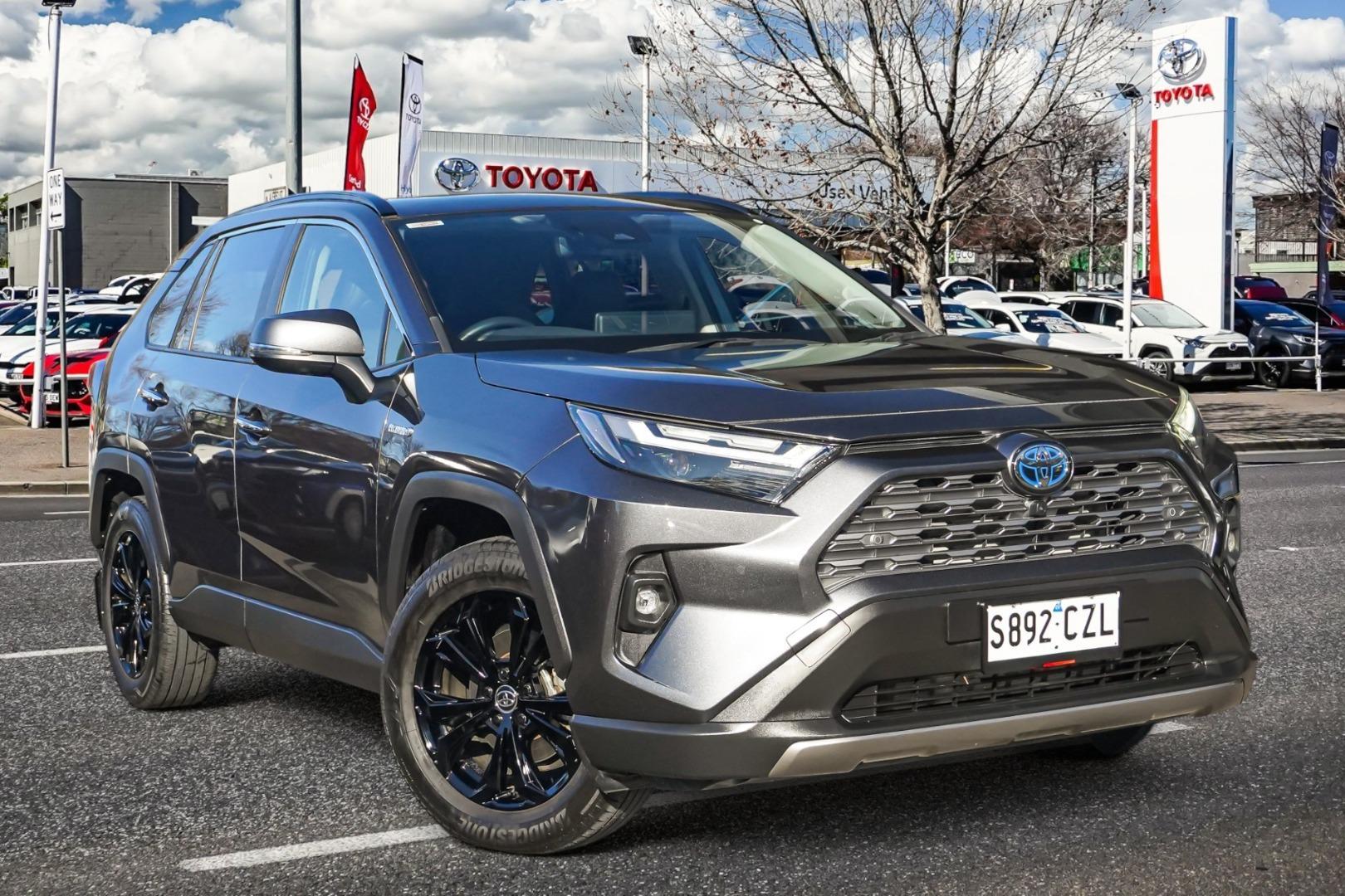 2024 Toyota RAV4 Cruiser 2WD in Silver