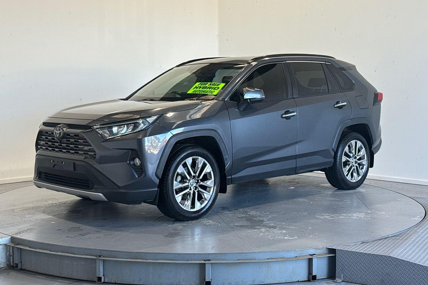 2020 Toyota RAV4 Cruiser in Silver