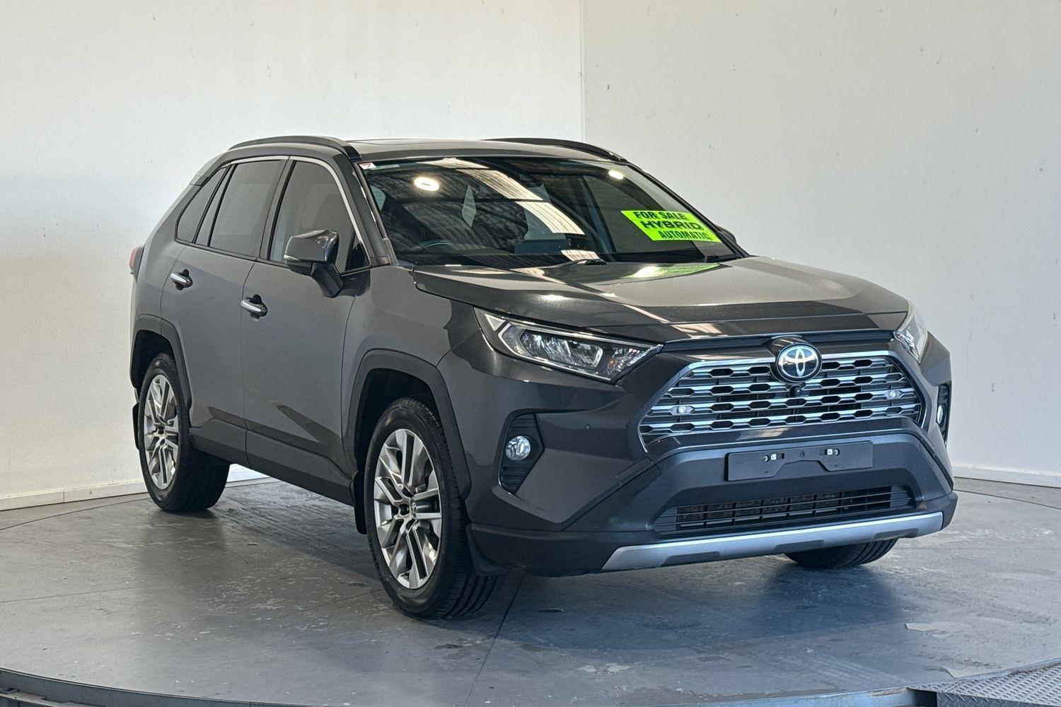 2020 Toyota RAV4 Cruiser in Silver