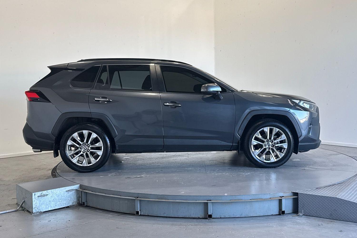 2020 Toyota RAV4 Cruiser in Silver