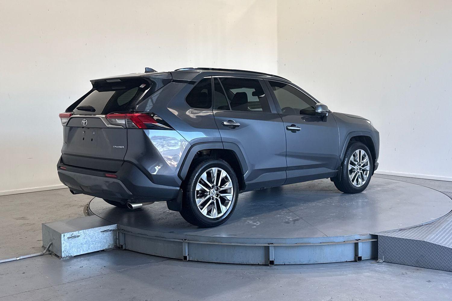 2020 Toyota RAV4 Cruiser in Silver