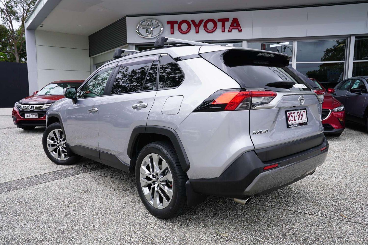 2021 Toyota RAV4 Cruiser 2WD in Silver